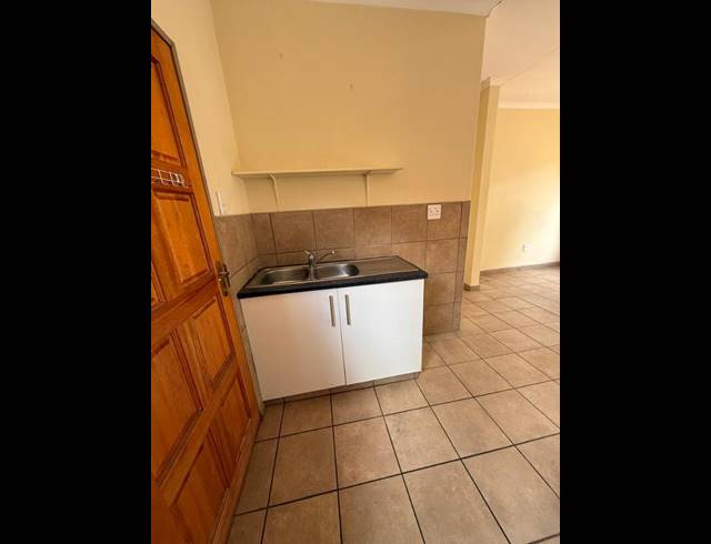 2 BEDROOM TOWNHOUSE FOR SALE IN GREENHILLS